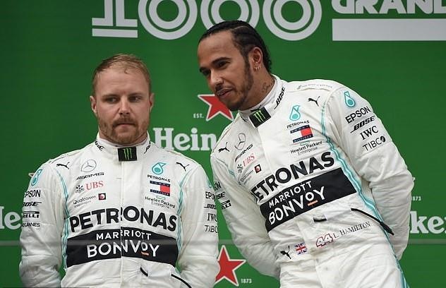Hamilton giup Mercedes lam dieu chua tung co tai F1 hinh anh