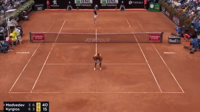 'Trai hu' Nick Kyrgios chong mong vao doi thu khi len luoi hinh anh