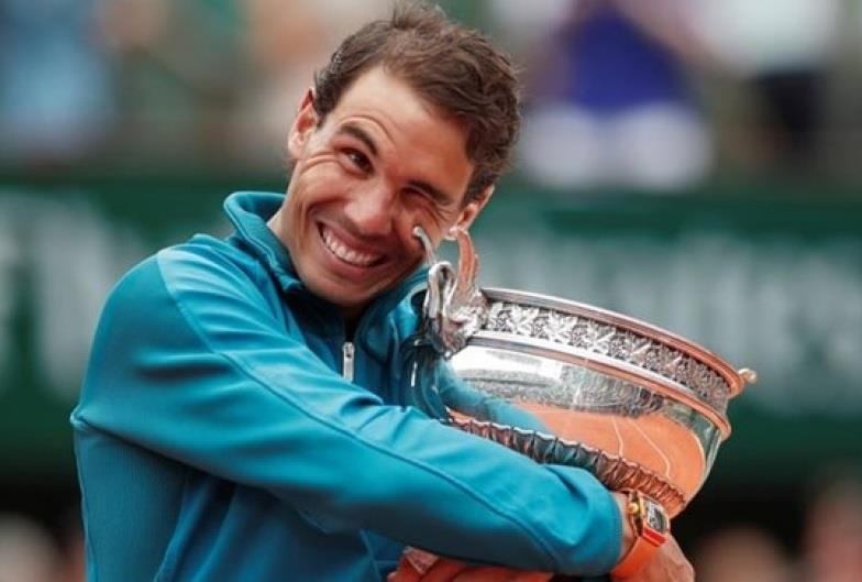 Nadal chung nhanh Federer tai Phap mo rong 2019 hinh anh