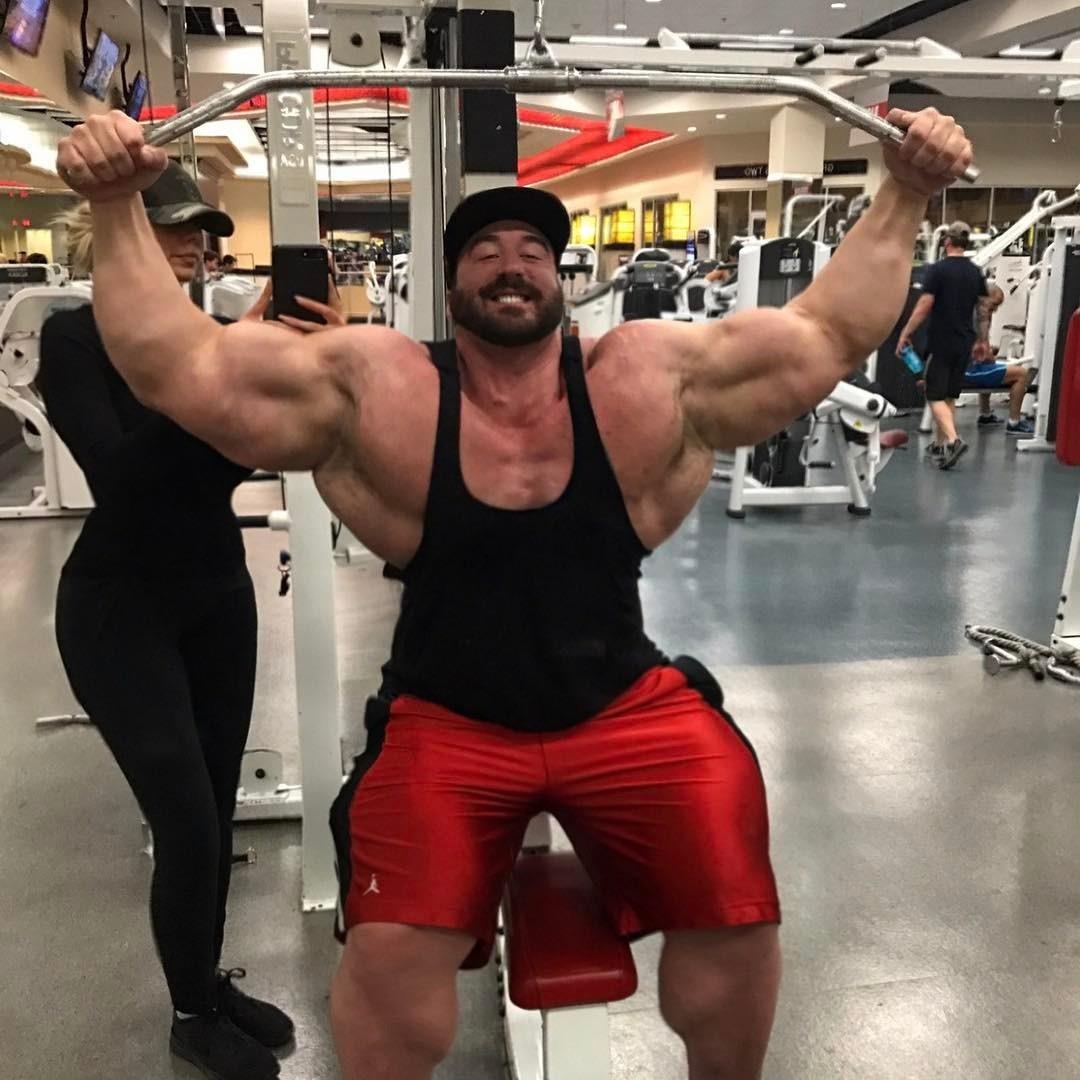 Luc si bien hinh tang 100 kg Craig Golias anh 4