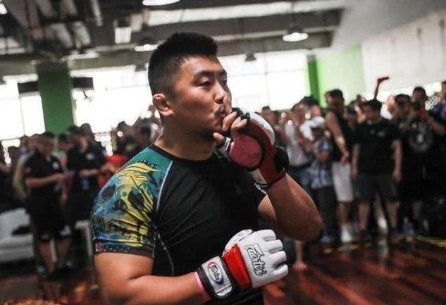 Su phu Vinh Xuan: 'Tu Hieu Dong dang tay nao lua tre Trung Quoc' hinh anh