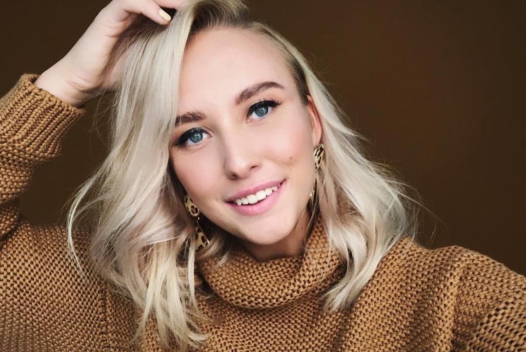 Nhan sac 'Sharapova de nhi' 18 tuoi gay bat ngo lon tai Phap mo rong hinh anh