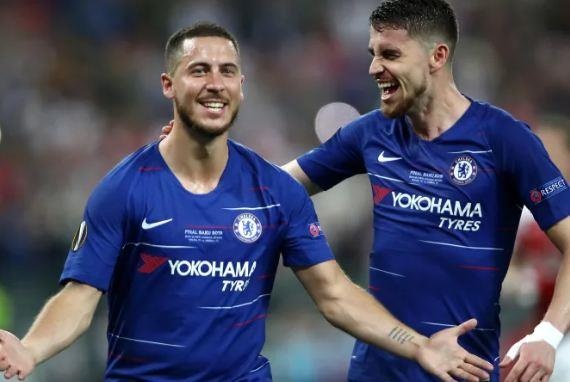 Ban thang nang ty so len 3-1 cua Hazard nhin tu khan dai hinh anh