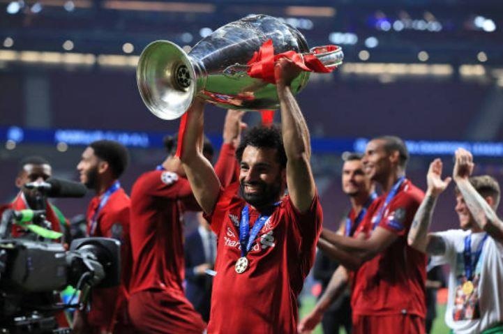 Tay vot so mot the gioi Osaka bat ngo dung buoc tai Phap mo rong hinh anh