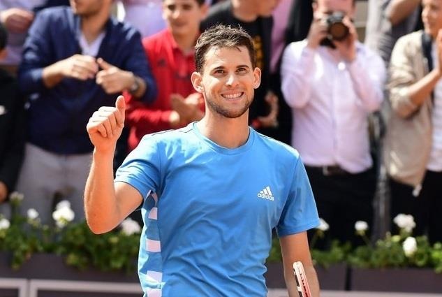 Thang Djokovic, Thiem vao CK Phap mo rong sau 2 ngay thi dau hinh anh