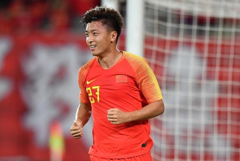 Tuyen Trung Quoc gianh chien thang toi thieu truoc Tajikistan hinh anh