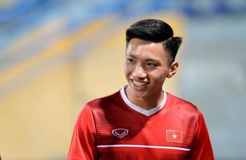 Bao Thai Lan tiec nuoi vi Van Hau khong thi dau o Thai League hinh anh