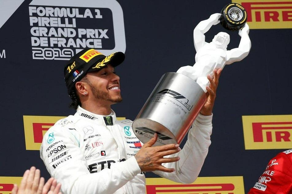 Hamilton giup Mercedes thong tri mua giai F1 nam nay hinh anh