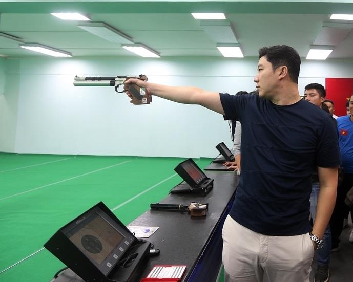 cúp bắn súng Jin Jong Ho ảnh 1 cup ban sung Jin Jong Ho anh 1