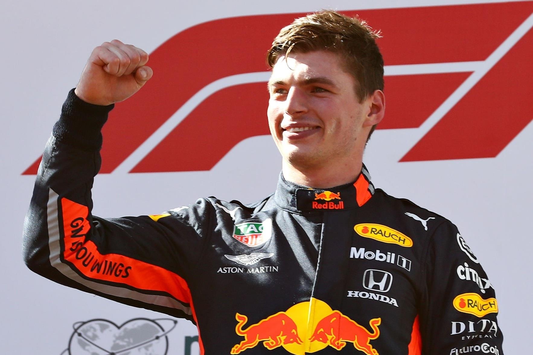 Verstappen thang chang F1 tai Ao sau cuoc dieu tra keo dai 3 tieng hinh anh