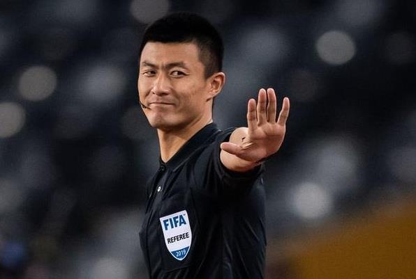 Fan Trung Quoc duoc hoan tien ve vi quyet dinh cua trong tai Fu Ming hinh anh