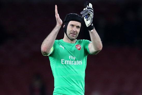 Petr Cech va nhung huyen thoai giai nghe sau mua giai 2018/19 hinh anh