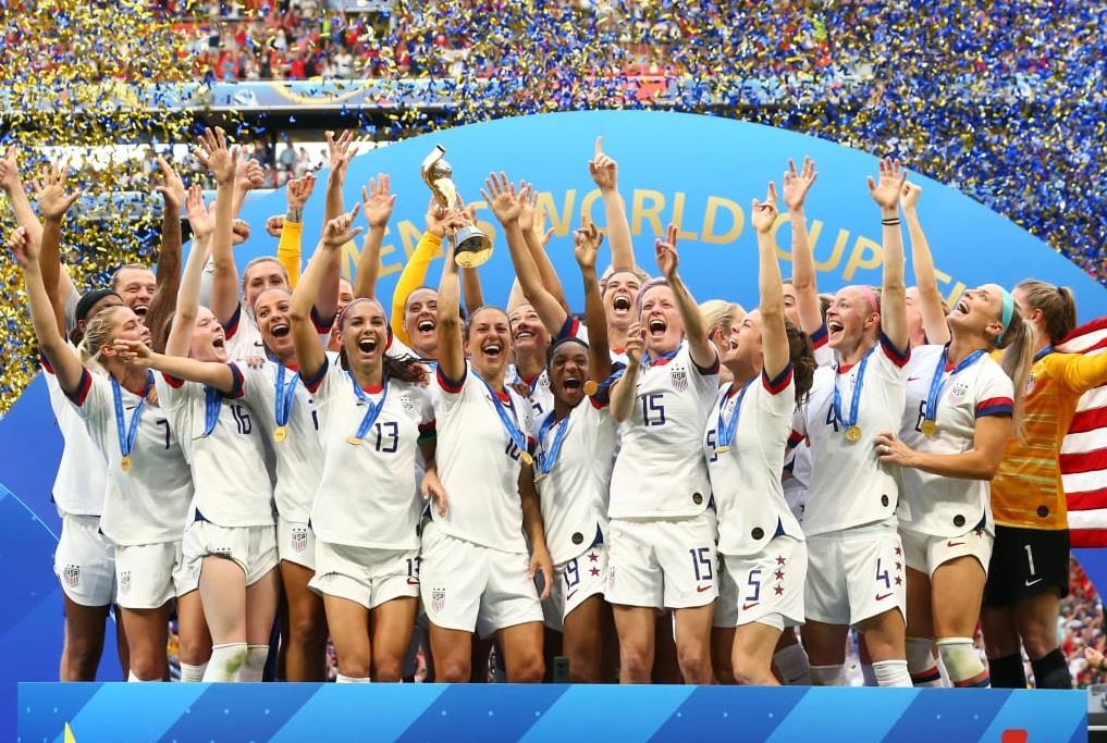 Tuyen My lap hang loat ky luc trong ngay vo dich World Cup nu hinh anh