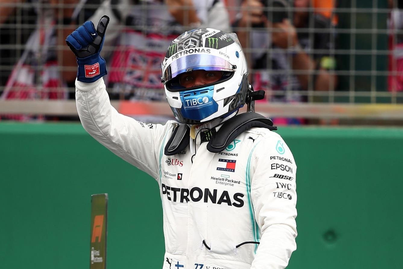 Bottas kich tinh vuot Hamilton de gianh pole chang F1 tai Anh hinh anh