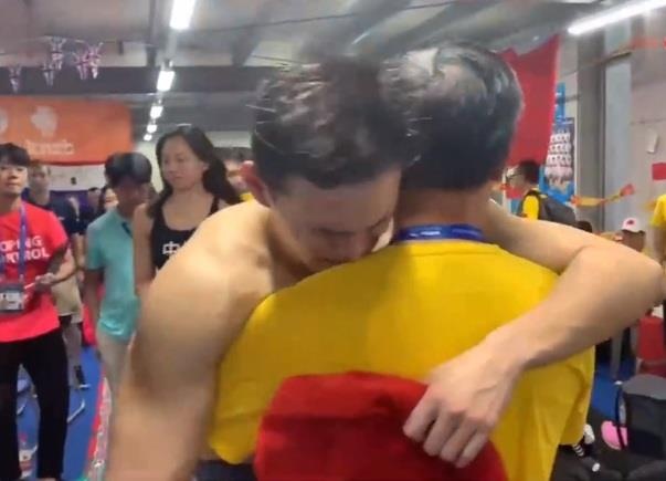 Sun Yang bi tay chay anh 1