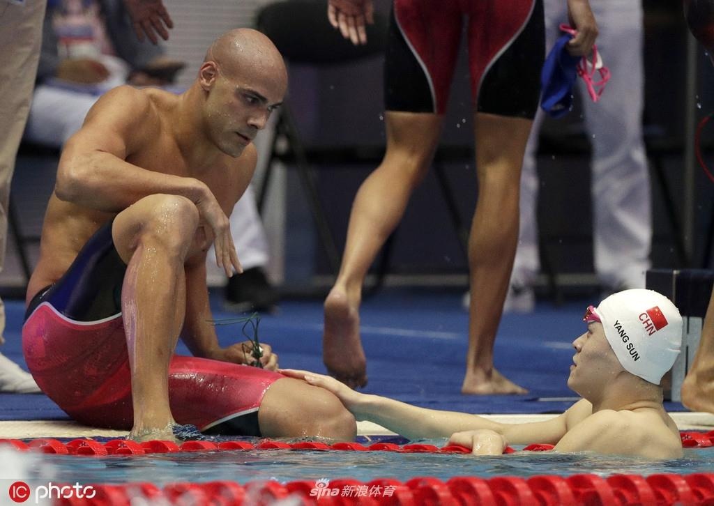 Sun Yang bi tu choi bat tay anh 3