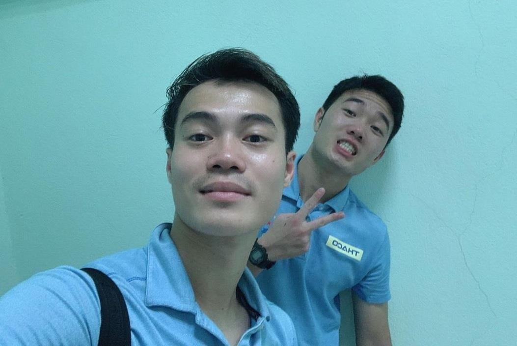 Van Toan selfie cung Xuan Truong an mung chien thang cua HAGL hinh anh