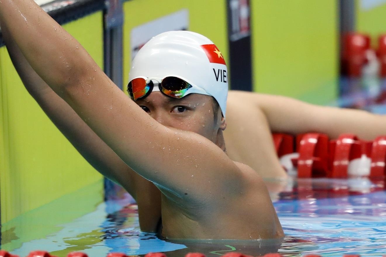 Anh Vien that bai o noi dung so truong 400 m hon hop tai giai the gioi hinh anh