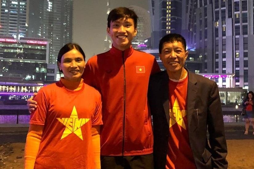 Van Hau them muon mot bua com gia dinh hinh anh