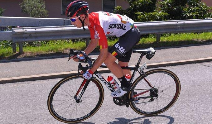 tay dua xe dap thiet mang anh 1