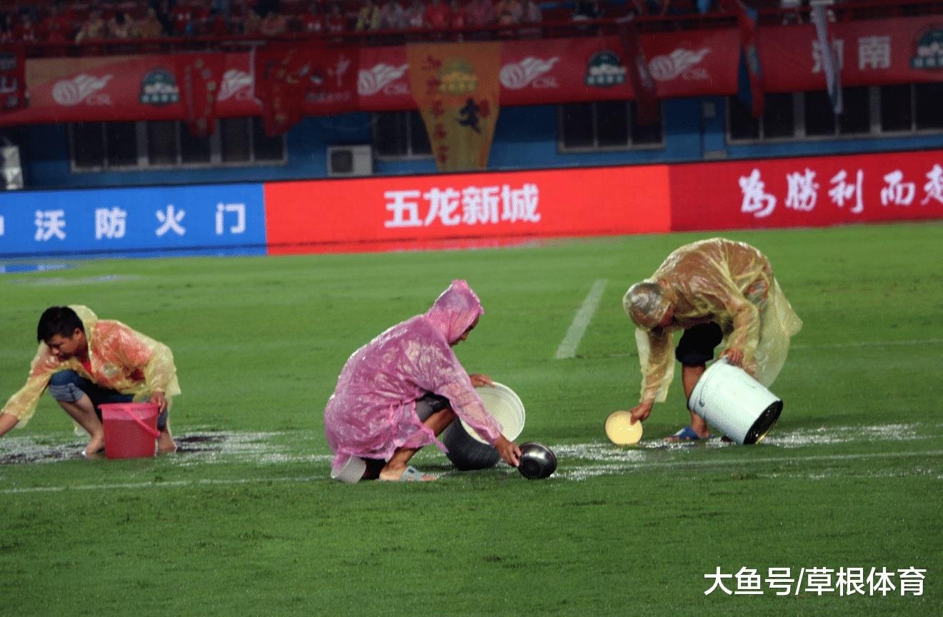 dùng bát múc nước SVĐ ảnh 1 dung bat muc nuoc SVD anh 1