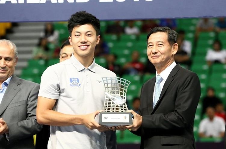 Cau thu cua Thai Son Nam doat giai 'Vua pha luoi' futsal chau A hinh anh