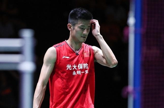 Chen Long dung buoc tai tu ket giai cau long vo dich the gioi hinh anh