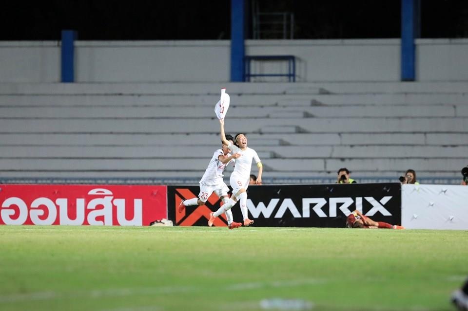 Doi truong Huynh nhu chia se chuc vo dich anh 1