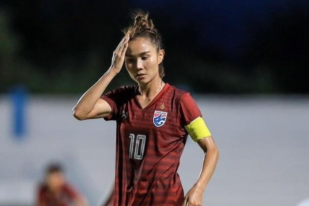 Noi lo cua bong da nu Thai Lan truoc them SEA Games 30 hinh anh