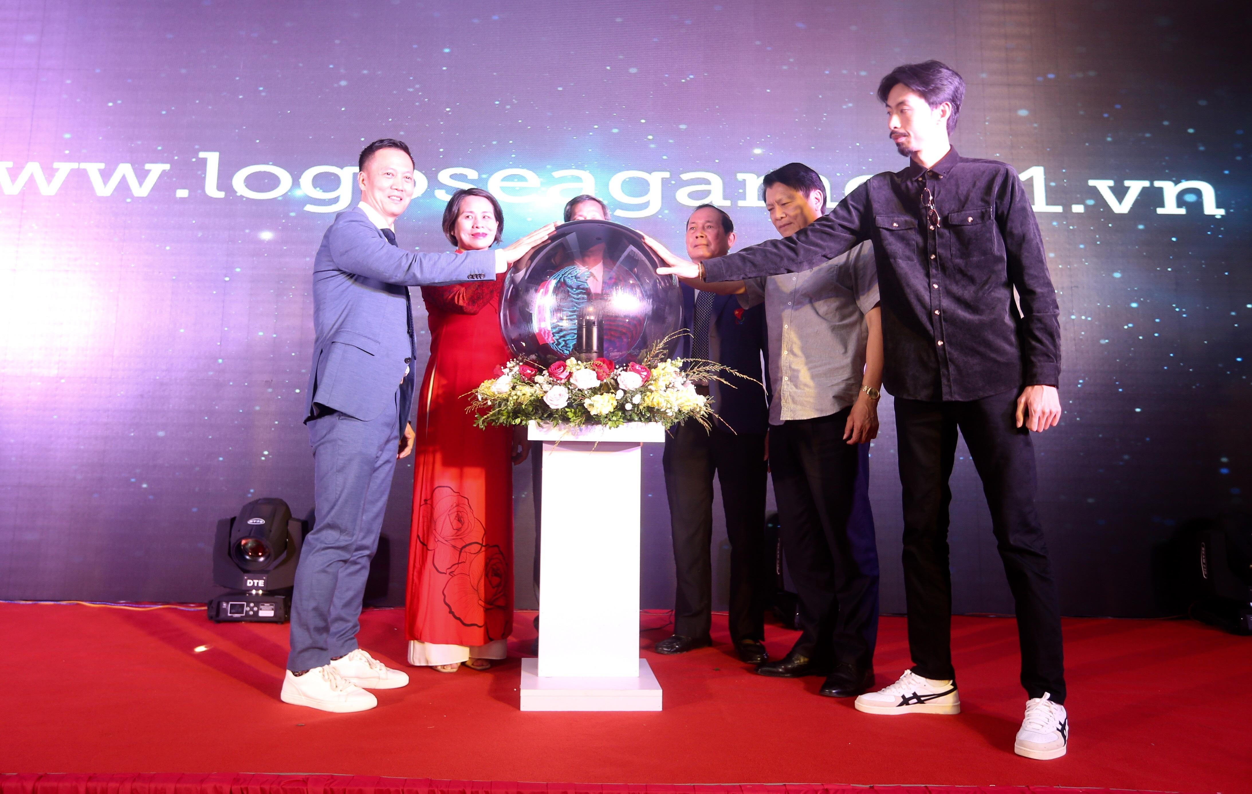 H'Hen Niê đại sứ sáng tác logo SEA Games ảnh 1 H'Hen Nie dai su sang tac logo SEA Games anh 1