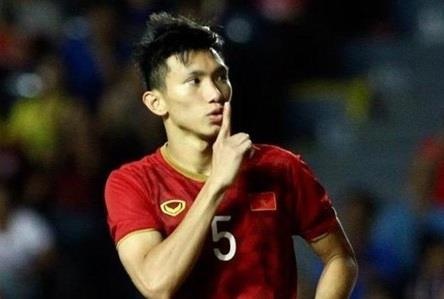 Fan Thai Lan 'da deu' Van Hau sang Ha Lan de tranh Thitipan hinh anh