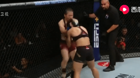 Nu vo si Trung Quoc ha nha vo dich UFC hinh anh