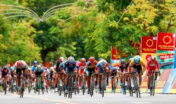 Loic Desriac gianh ao vang chang 7 VTV CUp anh 1