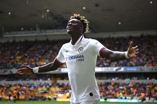 Chelsea thang Wolves 5-2, Tottenham vuot qua Crystal Palace 4-0 hinh anh