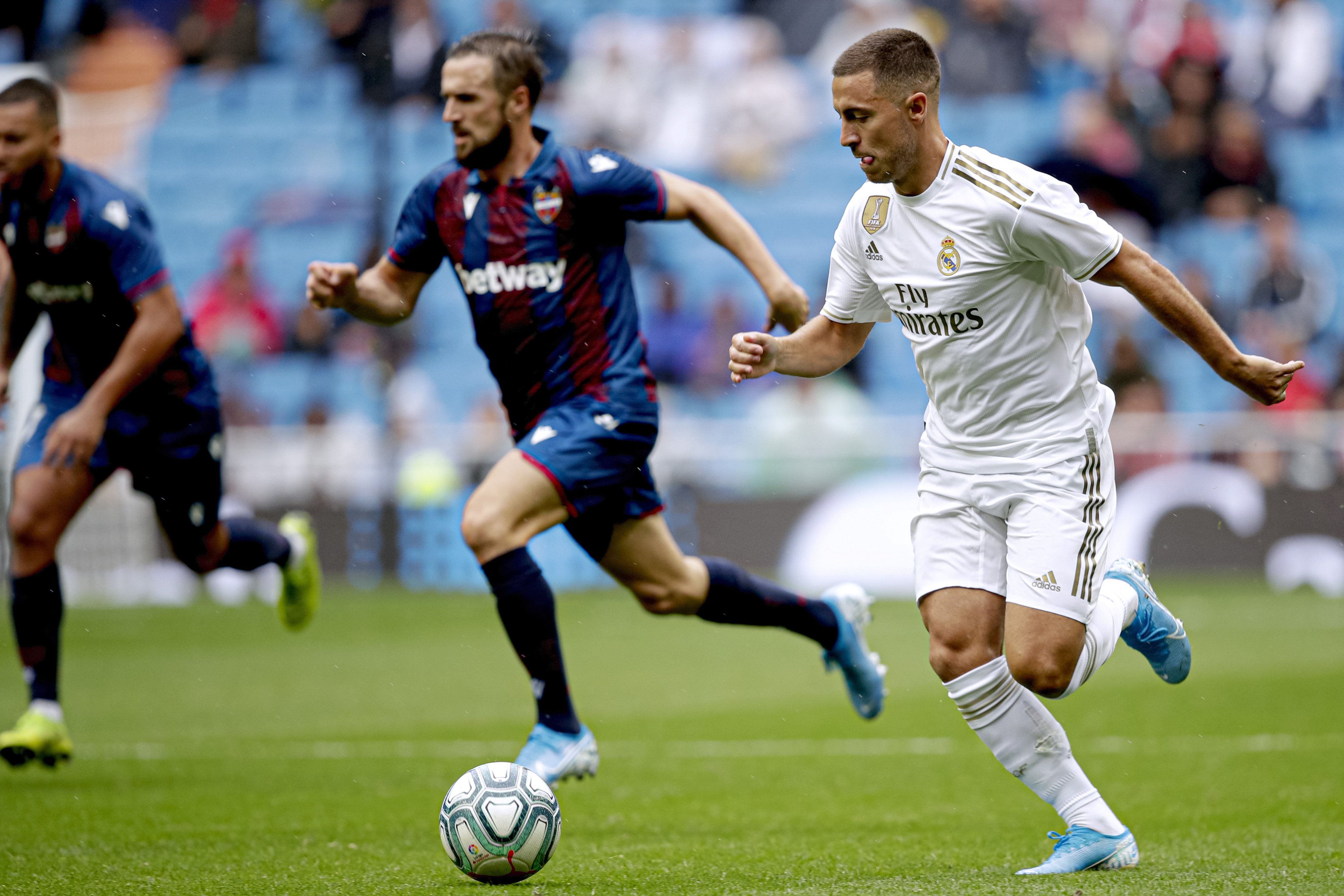 Courtois nổi điên với Hazard ảnh 1 Courtois noi dien voi Hazard anh 1