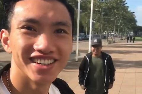 Heerenveen chao mung Van Hau quay lai Ha Lan hinh anh