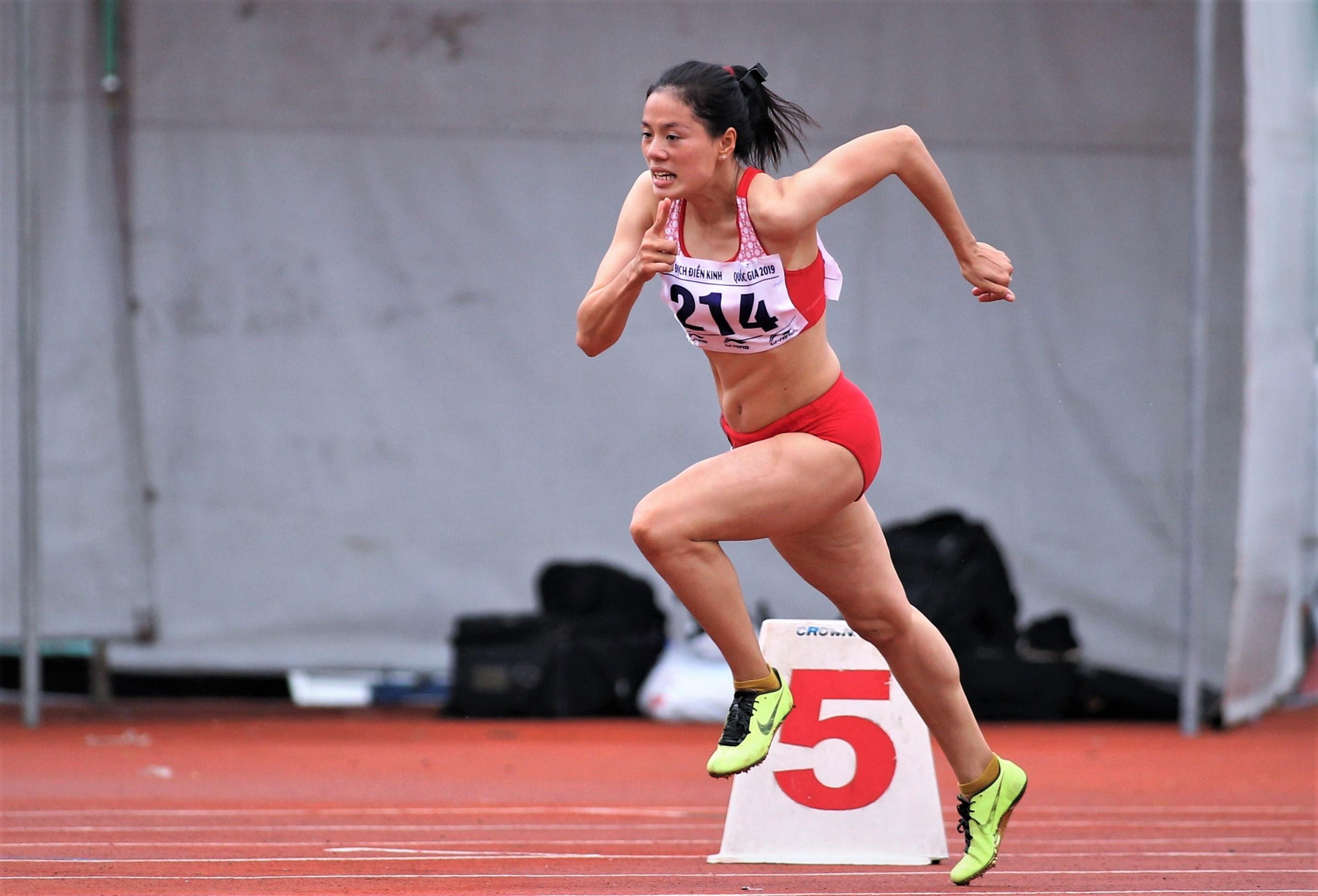 Nguyen Thi Huyen HCV 400m anh 1
