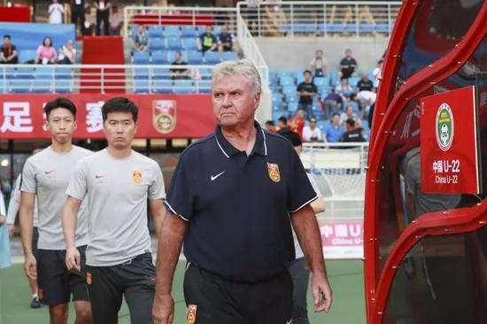 Hiddink bị Trung Quốc sa thải ảnh 1 Hiddink bi Trung Quoc sa thai anh 1