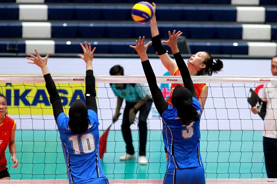 Bong chuyen nu Viet Nam thua Indonesia anh 1