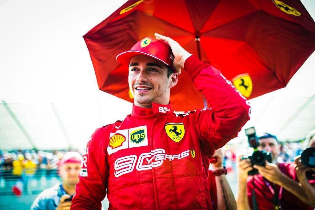 Charles Leclerc gianh pole chang F1 tai Nga hinh anh