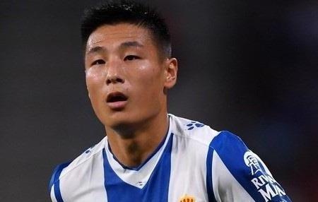 Tien dao Trung Quoc duoc chu y sau khi toa sang tai Europa League hinh anh