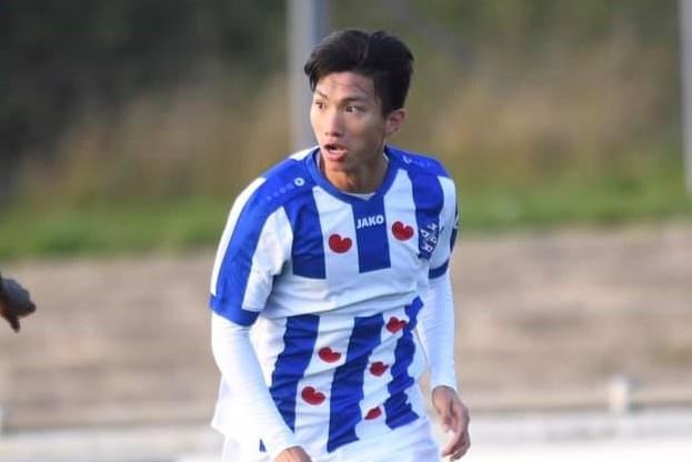 CDV muon Van Hau da chinh sau khi kien tao o doi tre Heerenveen hinh anh