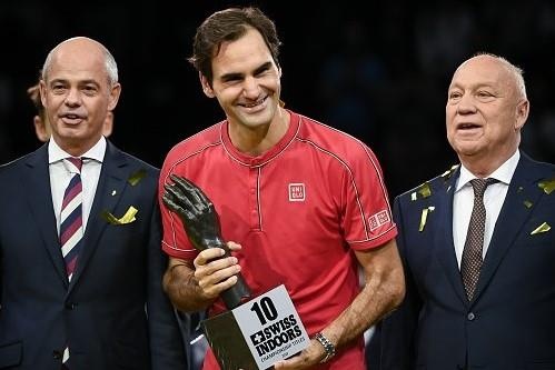 Federer lan thu 10 dang quang tai Basel Open hinh anh