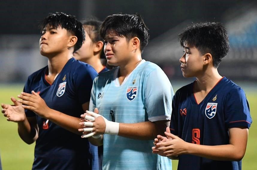 Cau thu U19 Thai Lan oa khoc sau tran thua Viet Nam hinh anh