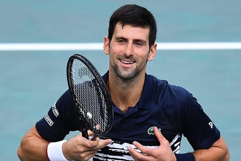 Djokovic lan thu 6 vao chung ket Paris Masters hinh anh
