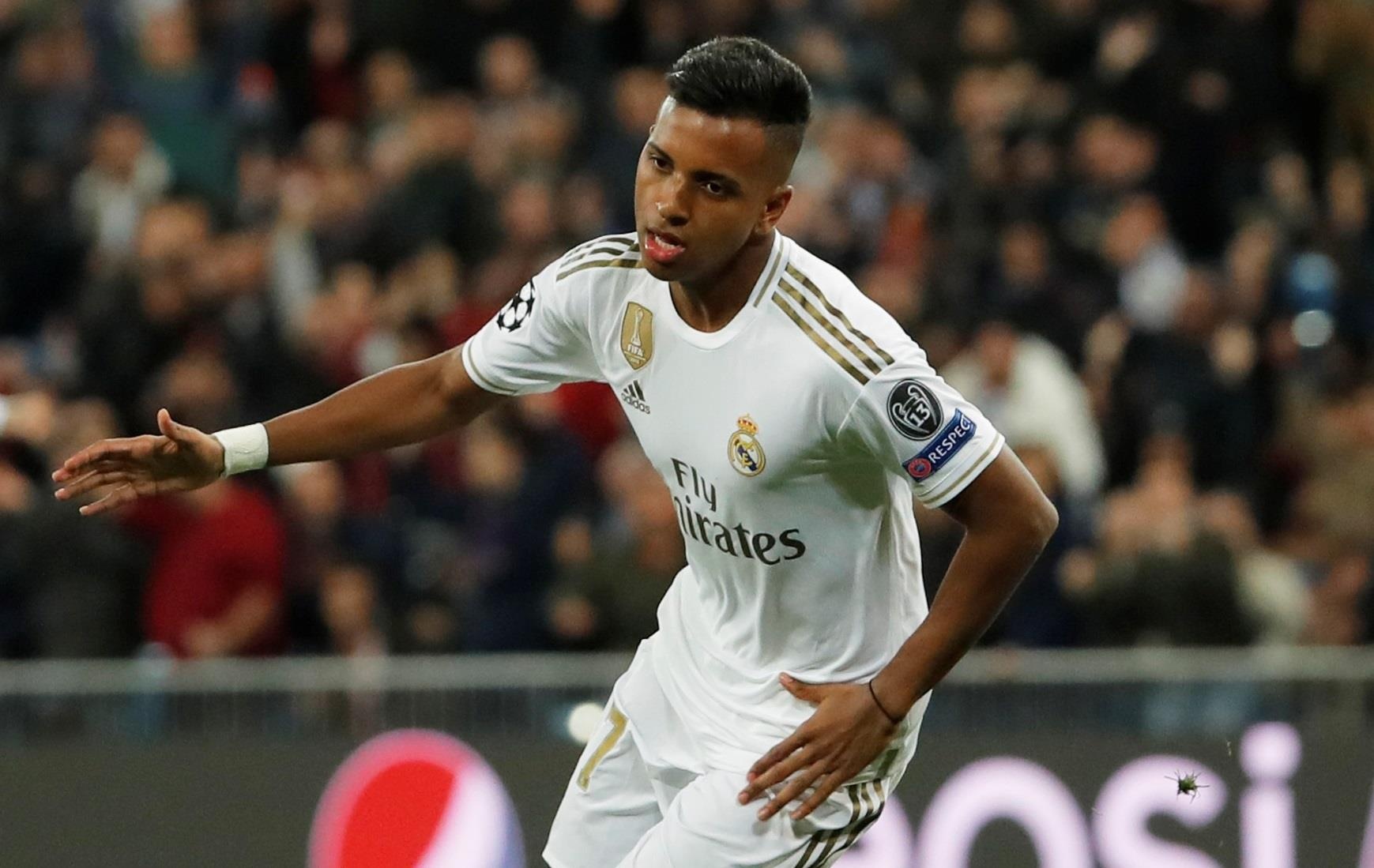 Tien dao 18 tuoi lap hat-trick giup Real thang 6-0 hinh anh