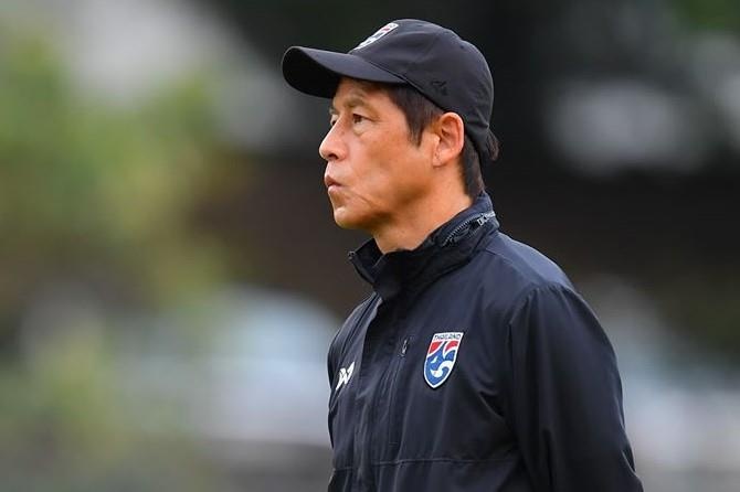 HLV Nishino khong hai long ve buoi tap cua tuyen Thai Lan hinh anh