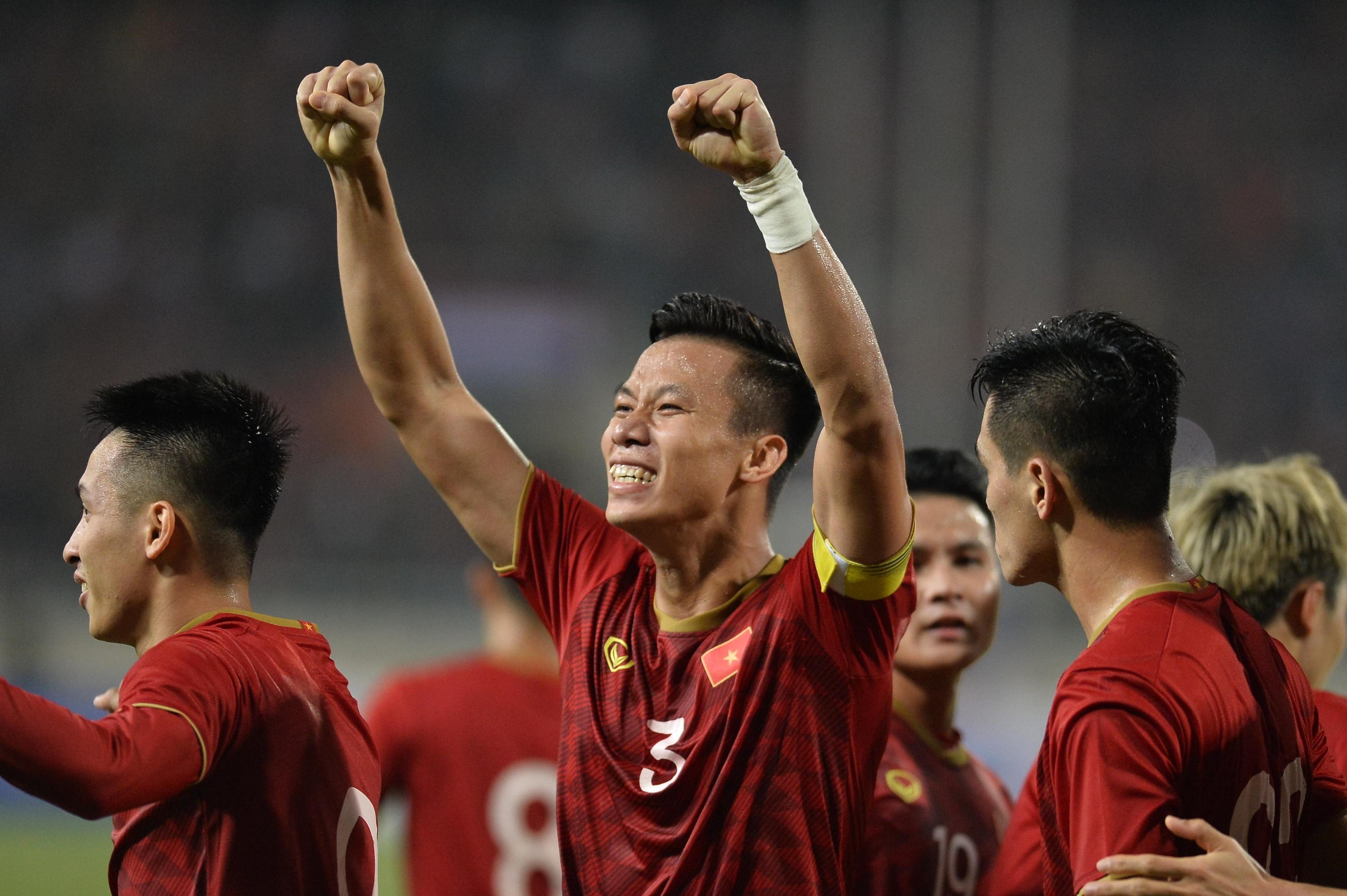 Thang UAE, tuyen Viet Nam chung minh vi the so mot hinh anh