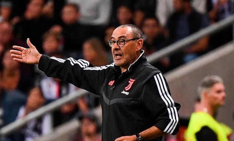 HLV Sarri len tieng ve chan thuong cua Ronaldo hinh anh