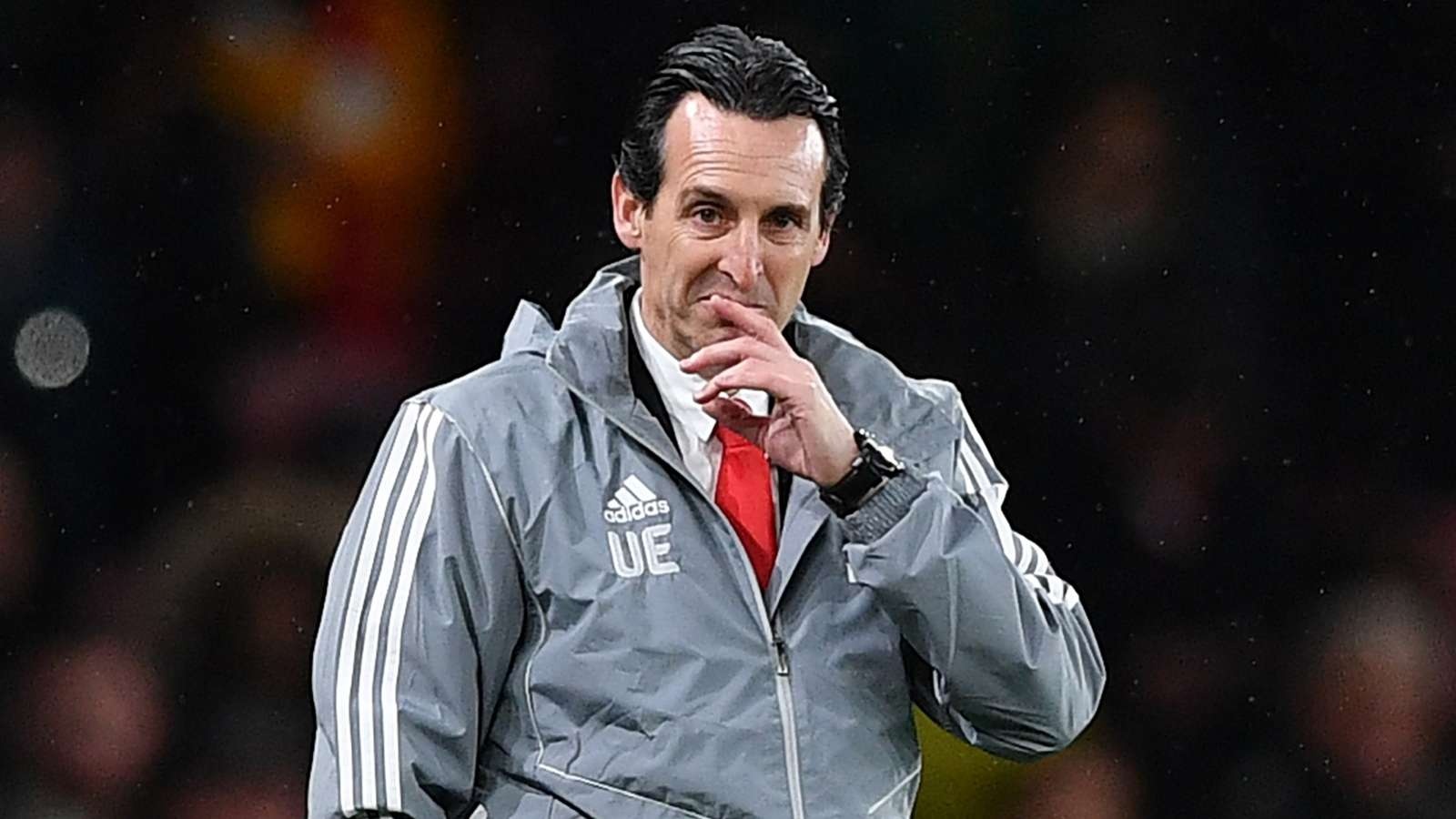 Huyen thoai Arsenal len tieng chi trich HLV Emery hinh anh